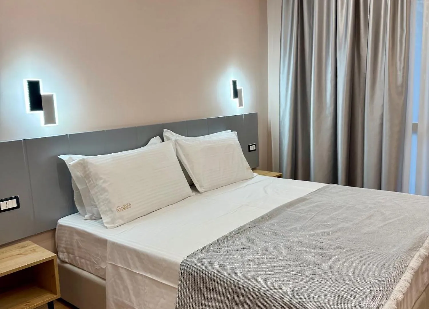 Aparthotel Villa24 Vlorë